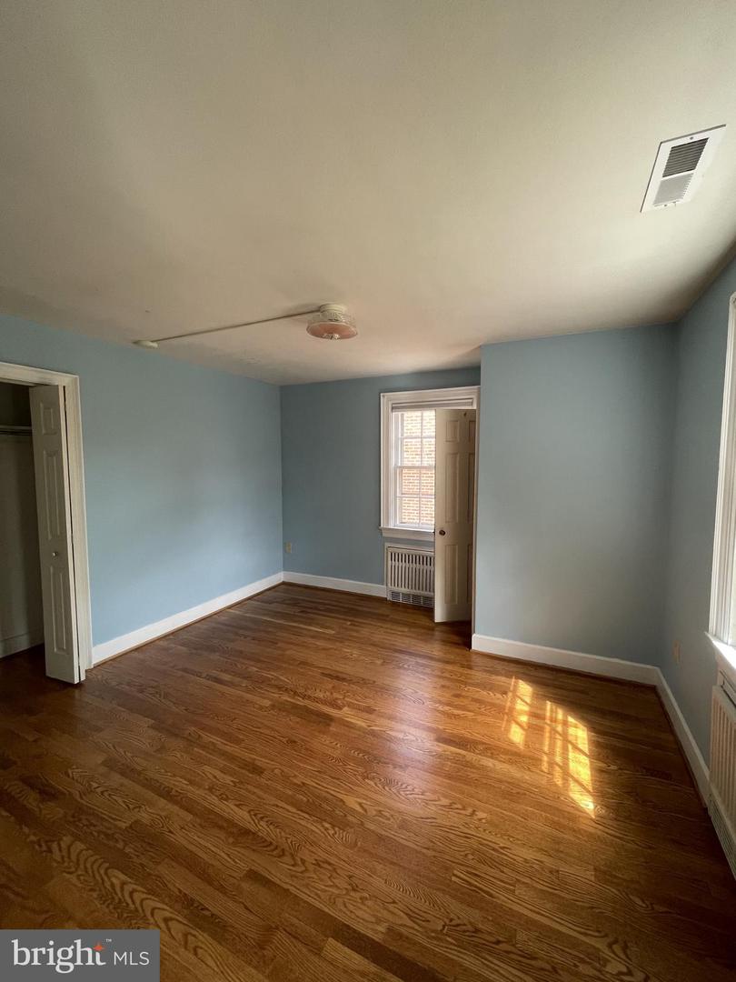 257 JEFFERSON ST, WINCHESTER, Virginia 22601, 3 Bedrooms Bedrooms, 10 Rooms Rooms,1 BathroomBathrooms,Residential,For sale,257 JEFFERSON ST,VAWI2008022 MLS # VAWI2008022