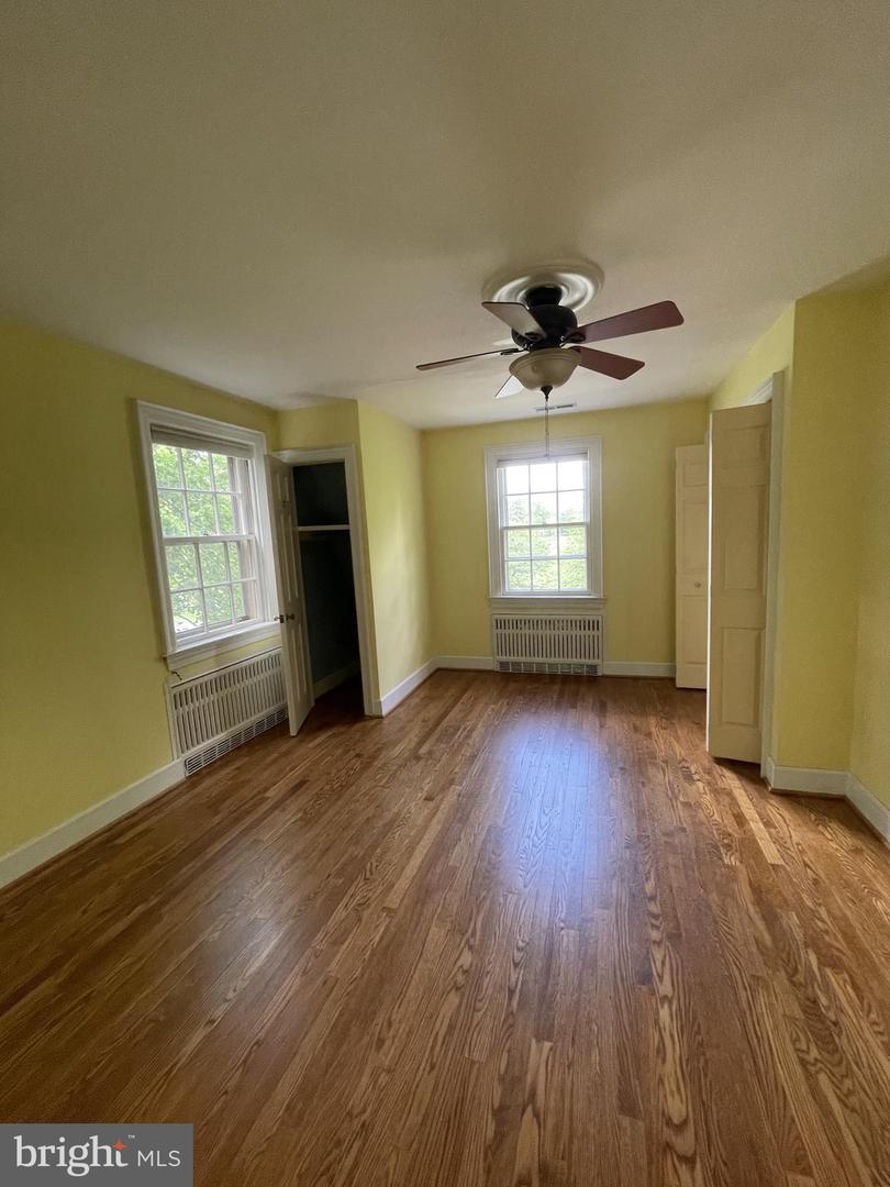257 JEFFERSON ST, WINCHESTER, Virginia 22601, 3 Bedrooms Bedrooms, 10 Rooms Rooms,1 BathroomBathrooms,Residential,For sale,257 JEFFERSON ST,VAWI2008022 MLS # VAWI2008022