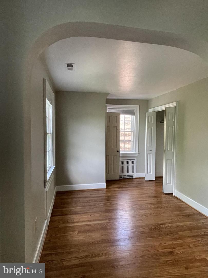257 JEFFERSON ST, WINCHESTER, Virginia 22601, 3 Bedrooms Bedrooms, 10 Rooms Rooms,1 BathroomBathrooms,Residential,For sale,257 JEFFERSON ST,VAWI2008022 MLS # VAWI2008022