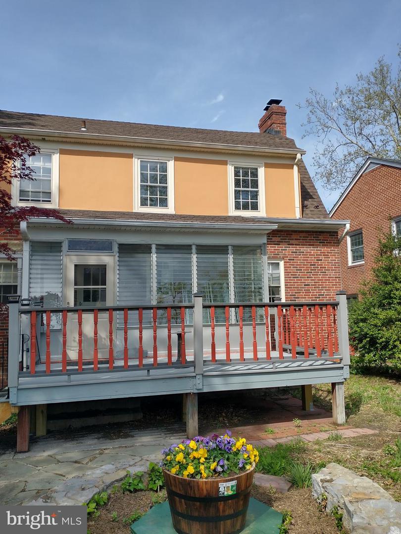 257 JEFFERSON ST, WINCHESTER, Virginia 22601, 3 Bedrooms Bedrooms, 10 Rooms Rooms,1 BathroomBathrooms,Residential,For sale,257 JEFFERSON ST,VAWI2008022 MLS # VAWI2008022