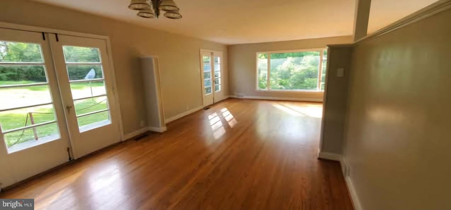 769 S WATER ST, WOODSTOCK, Virginia 22664, 4 Bedrooms Bedrooms, ,2 BathroomsBathrooms,Residential,For sale,769 S WATER ST,VASH2011796 MLS # VASH2011796