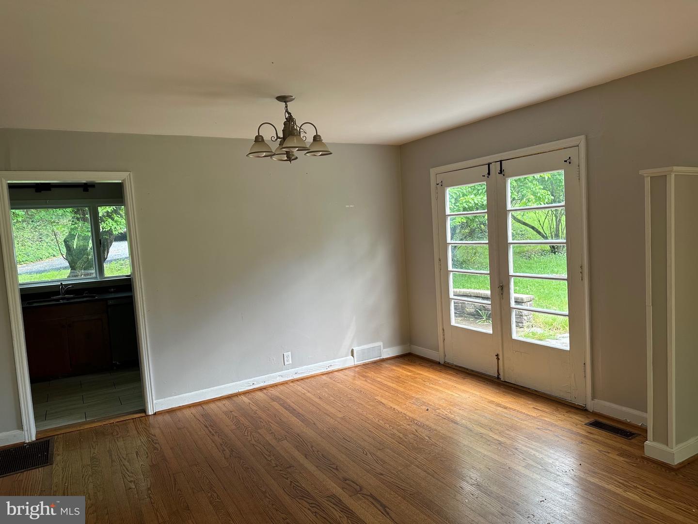 769 S WATER ST, WOODSTOCK, Virginia 22664, 4 Bedrooms Bedrooms, ,2 BathroomsBathrooms,Residential,For sale,769 S WATER ST,VASH2011796 MLS # VASH2011796