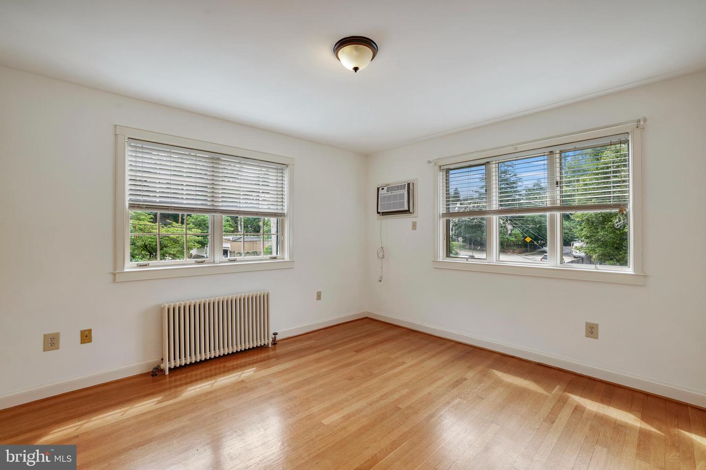 2116 TUNLAW RD NW, WASHINGTON, District Of Columbia 20007, 3 Bedrooms Bedrooms, ,2 BathroomsBathrooms,Residential,For sale,2116 TUNLAW RD NW,DCDC2207490 MLS # DCDC2207490