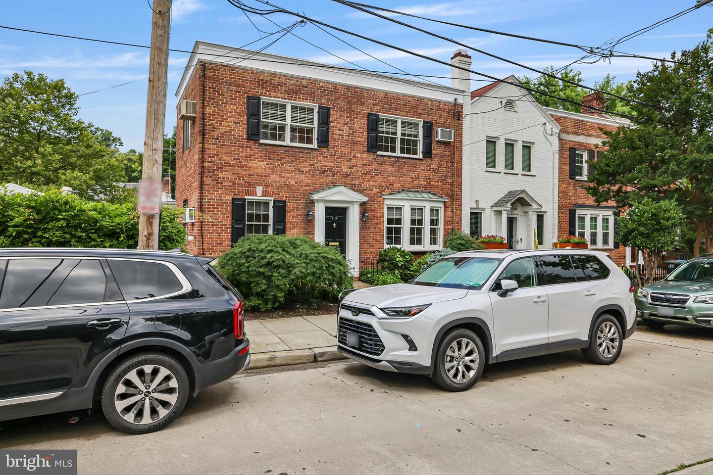 2116 TUNLAW RD NW, WASHINGTON, District Of Columbia 20007, 3 Bedrooms Bedrooms, ,2 BathroomsBathrooms,Residential,For sale,2116 TUNLAW RD NW,DCDC2207490 MLS # DCDC2207490