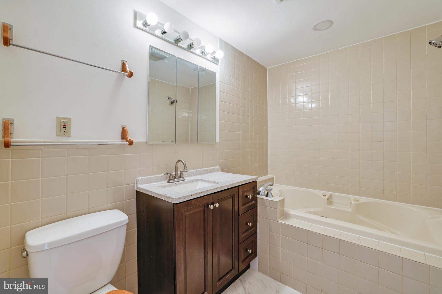 2116 TUNLAW RD NW, WASHINGTON, District Of Columbia 20007, 3 Bedrooms Bedrooms, ,2 BathroomsBathrooms,Residential,For sale,2116 TUNLAW RD NW,DCDC2207490 MLS # DCDC2207490