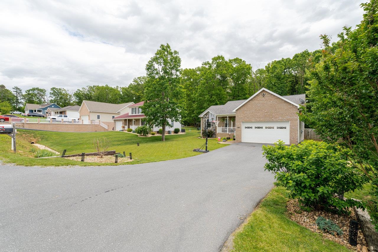 140 BACK RD, SHENANDOAH, Virginia 22849, 3 Bedrooms Bedrooms, ,2 BathroomsBathrooms,Residential,140 BACK RD,664716 MLS # 664716