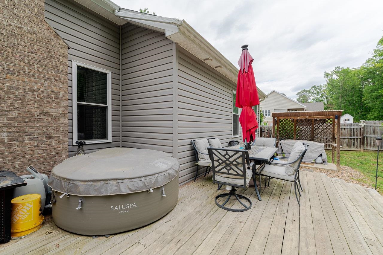 140 BACK RD, SHENANDOAH, Virginia 22849, 3 Bedrooms Bedrooms, ,2 BathroomsBathrooms,Residential,140 BACK RD,664716 MLS # 664716