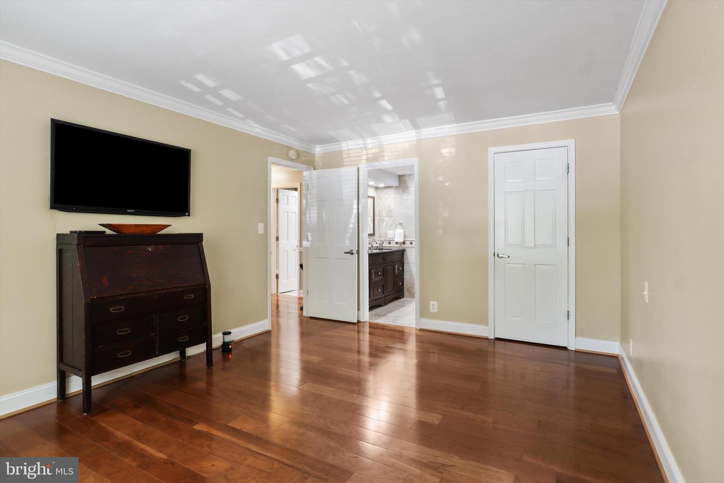 4501 ARLINGTON BLVD #118, ARLINGTON, Virginia 22203, 2 Bedrooms Bedrooms, 7 Rooms Rooms,2 BathroomsBathrooms,Residential,For sale,4501 ARLINGTON BLVD #118,VAAR2056136 MLS # VAAR2056136