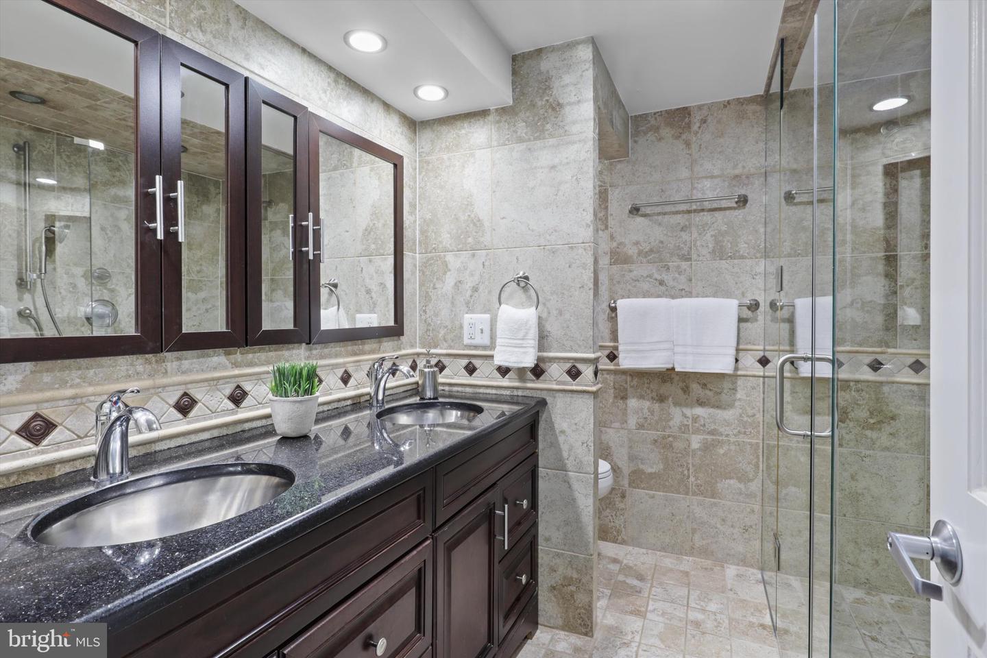 4501 ARLINGTON BLVD #118, ARLINGTON, Virginia 22203, 2 Bedrooms Bedrooms, 7 Rooms Rooms,2 BathroomsBathrooms,Residential,For sale,4501 ARLINGTON BLVD #118,VAAR2056136 MLS # VAAR2056136