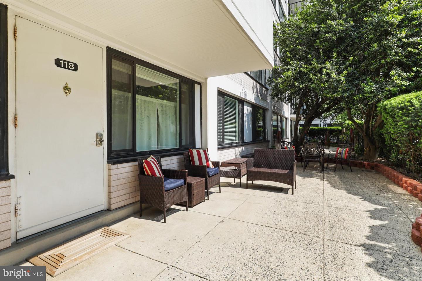 4501 ARLINGTON BLVD #118, ARLINGTON, Virginia 22203, 2 Bedrooms Bedrooms, 7 Rooms Rooms,2 BathroomsBathrooms,Residential,For sale,4501 ARLINGTON BLVD #118,VAAR2056136 MLS # VAAR2056136
