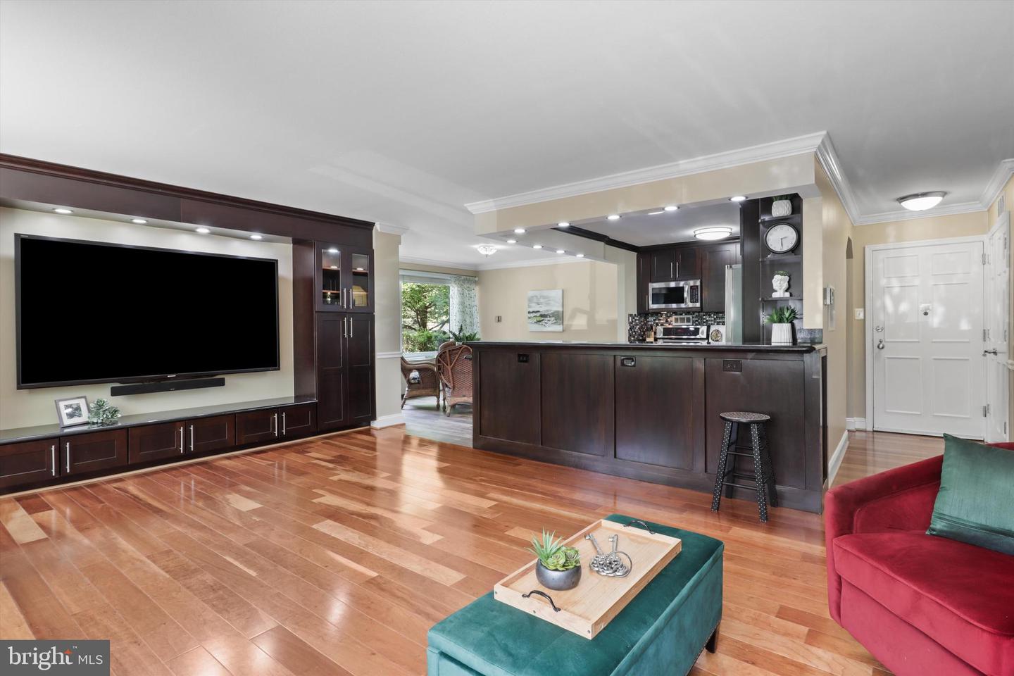 4501 ARLINGTON BLVD #118, ARLINGTON, Virginia 22203, 2 Bedrooms Bedrooms, 7 Rooms Rooms,2 BathroomsBathrooms,Residential,For sale,4501 ARLINGTON BLVD #118,VAAR2056136 MLS # VAAR2056136