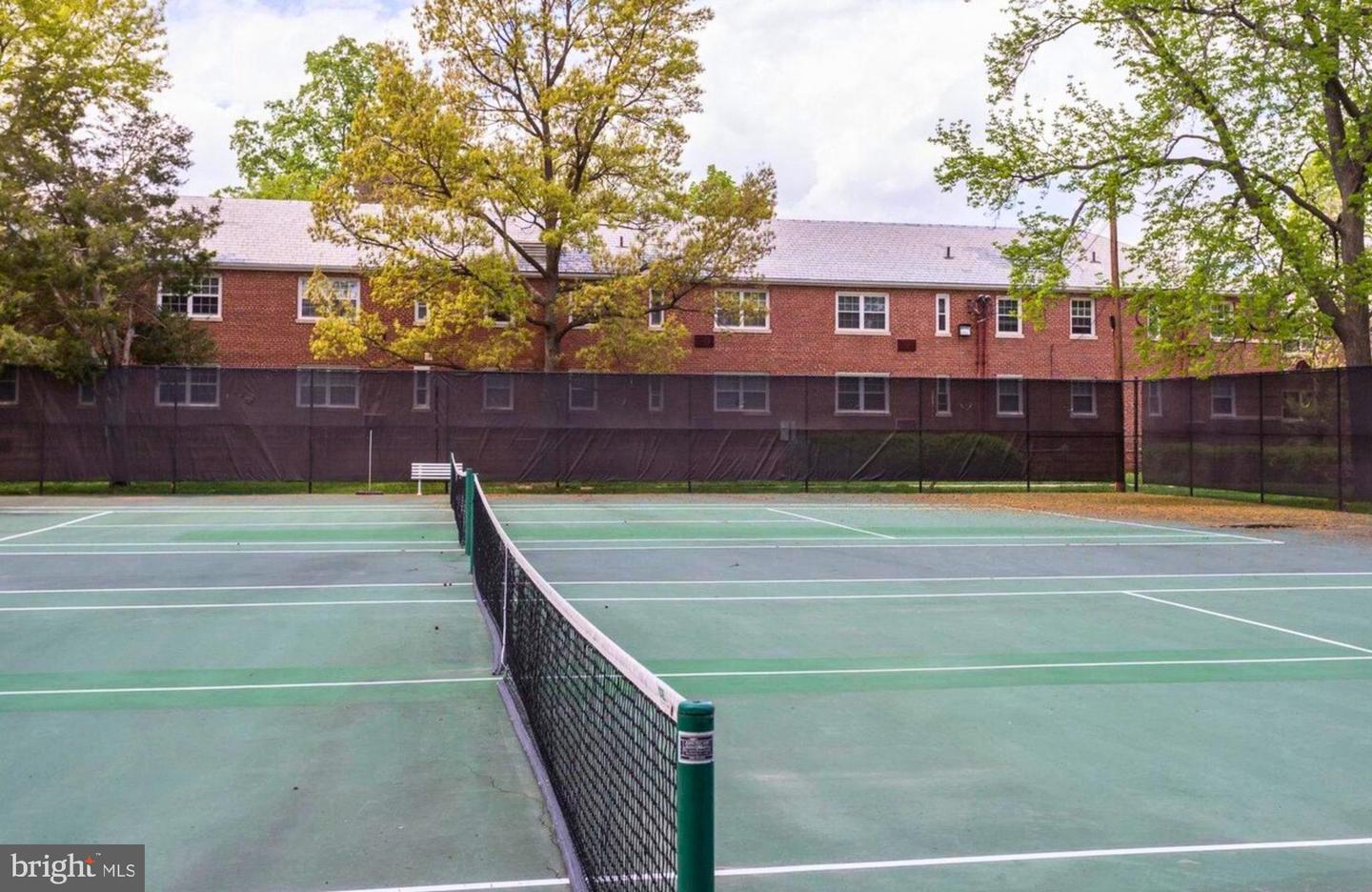 4501 ARLINGTON BLVD #118, ARLINGTON, Virginia 22203, 2 Bedrooms Bedrooms, 7 Rooms Rooms,2 BathroomsBathrooms,Residential,For sale,4501 ARLINGTON BLVD #118,VAAR2056136 MLS # VAAR2056136