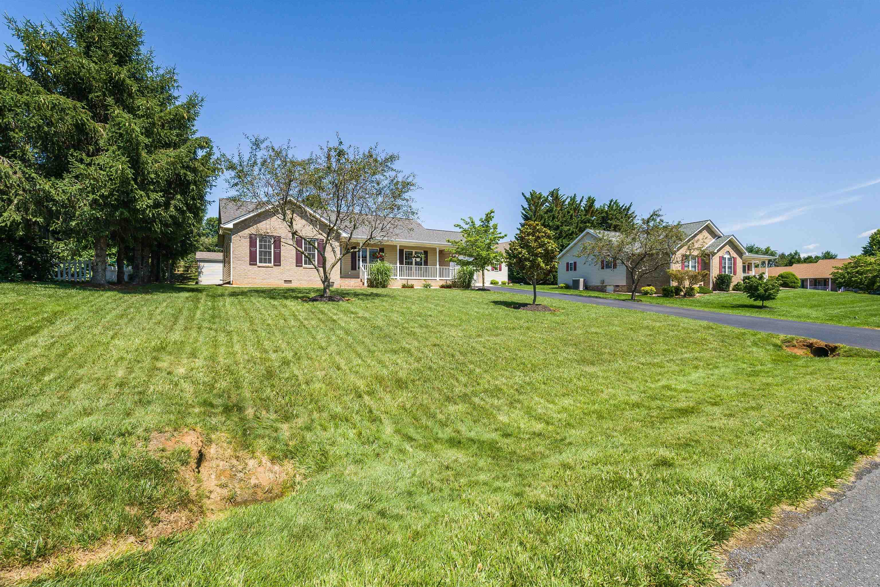 324 WYNDHAM HILL DR, FISHERSVILLE, Virginia 22939, 3 Bedrooms Bedrooms, ,2 BathroomsBathrooms,Residential,324 WYNDHAM HILL DR,666046 MLS # 666046