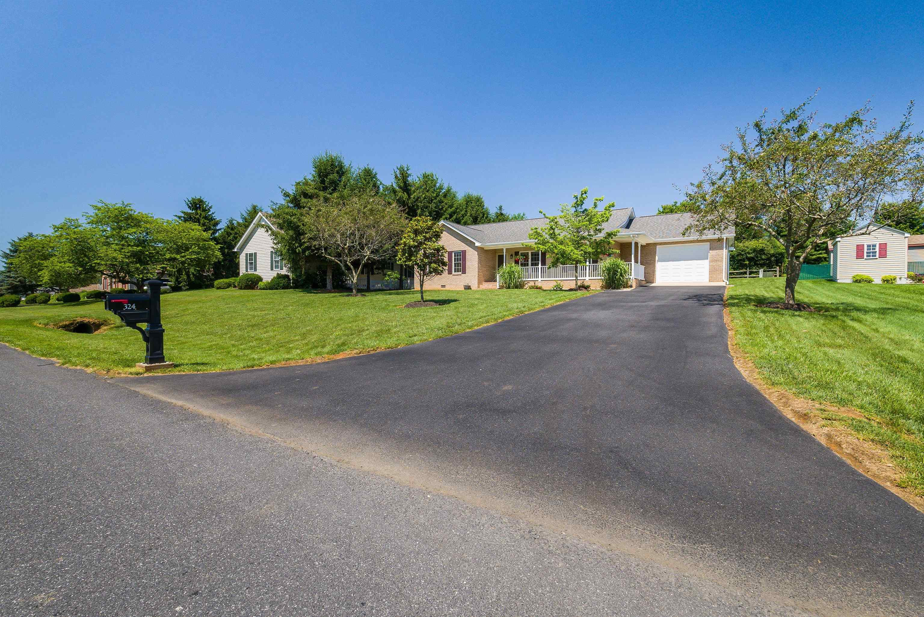 324 WYNDHAM HILL DR, FISHERSVILLE, Virginia 22939, 3 Bedrooms Bedrooms, ,2 BathroomsBathrooms,Residential,324 WYNDHAM HILL DR,666046 MLS # 666046