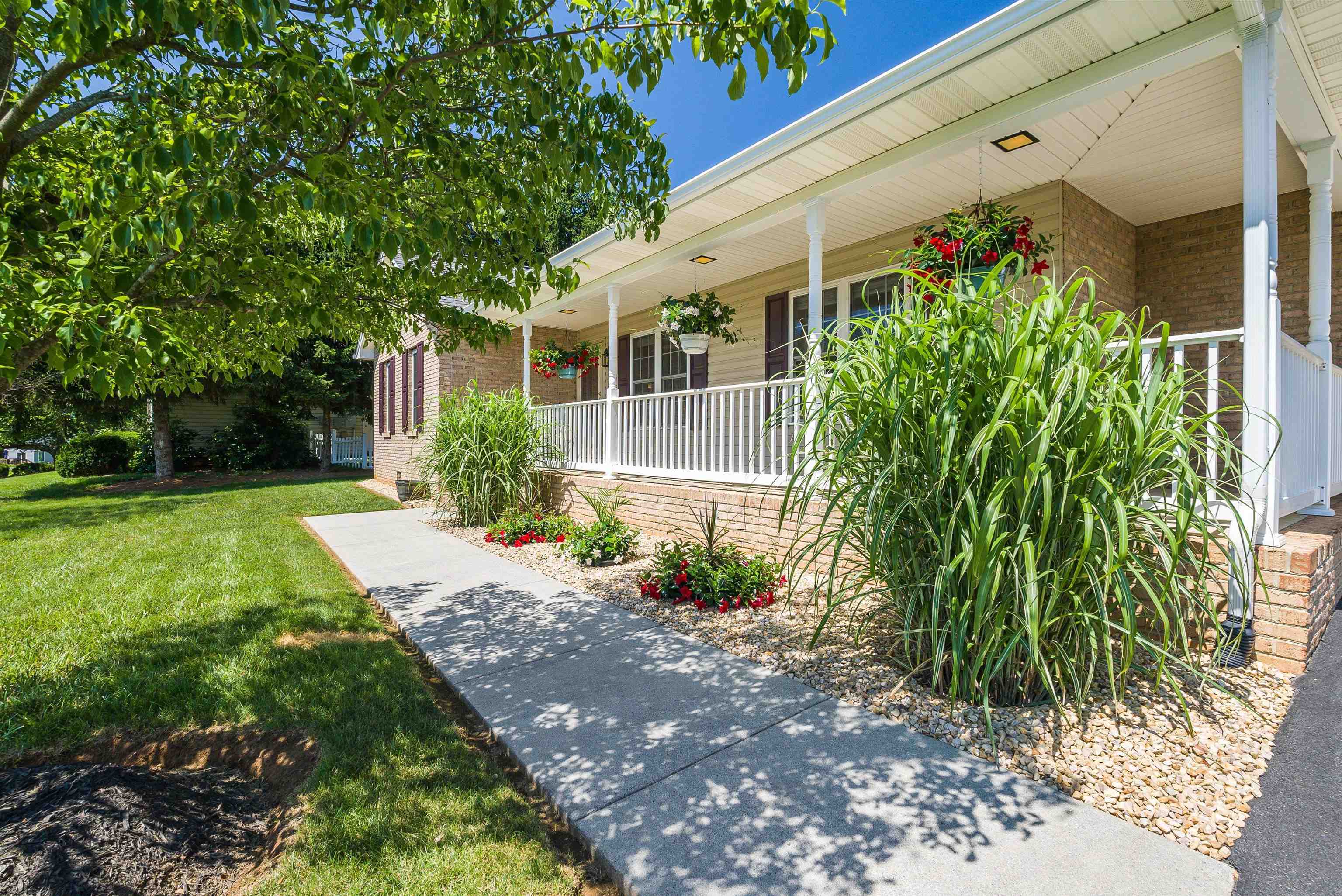 324 WYNDHAM HILL DR, FISHERSVILLE, Virginia 22939, 3 Bedrooms Bedrooms, ,2 BathroomsBathrooms,Residential,324 WYNDHAM HILL DR,666046 MLS # 666046