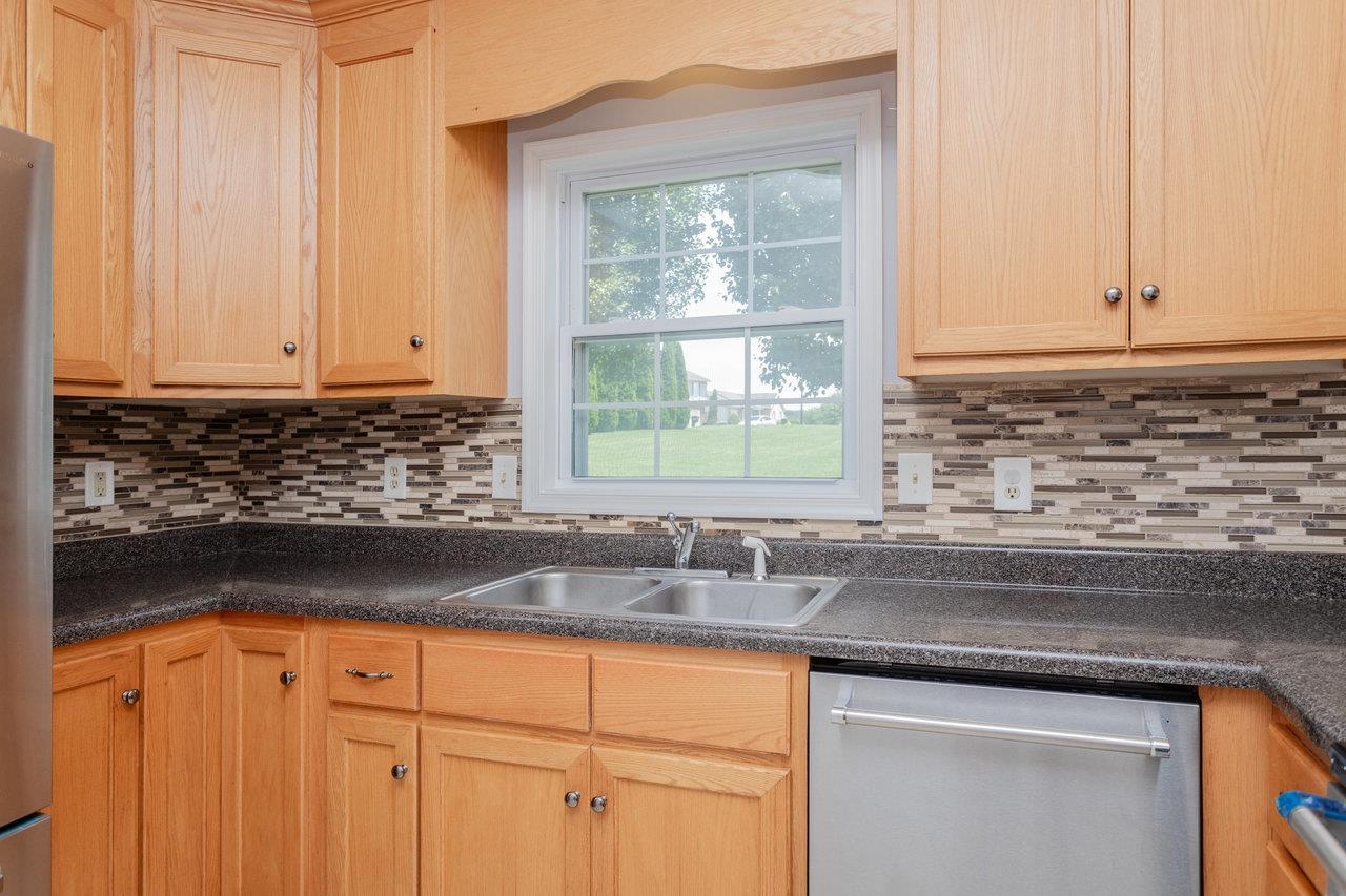 390 STONELEIGH DR, HARRISONBURG, Virginia 22801, 3 Bedrooms Bedrooms, ,3 BathroomsBathrooms,Residential,390 STONELEIGH DR,666049 MLS # 666049
