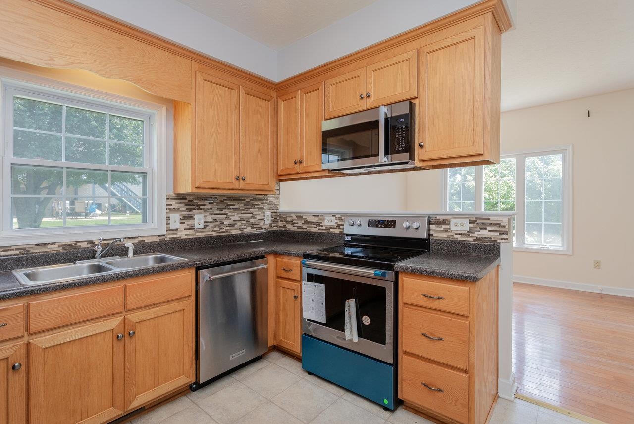 390 STONELEIGH DR, HARRISONBURG, Virginia 22801, 3 Bedrooms Bedrooms, ,3 BathroomsBathrooms,Residential,390 STONELEIGH DR,666049 MLS # 666049