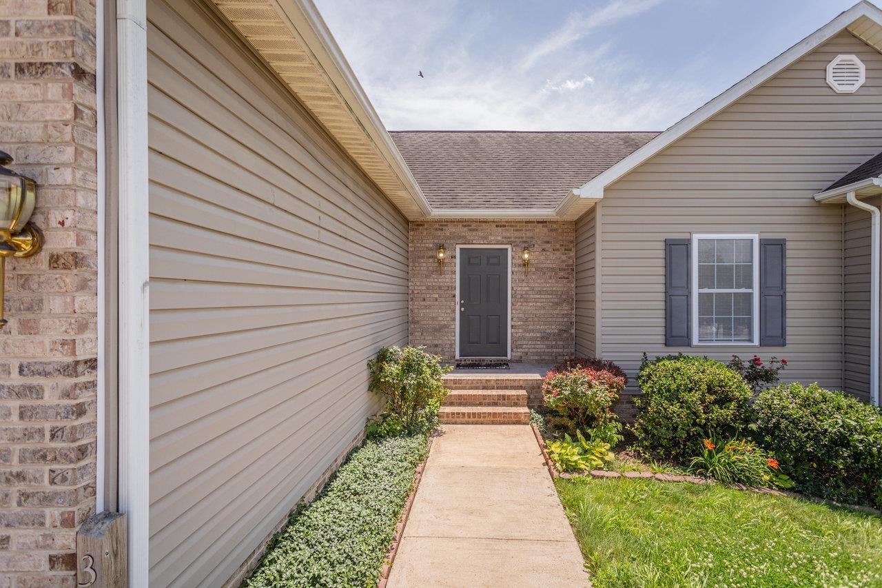 390 STONELEIGH DR, HARRISONBURG, Virginia 22801, 3 Bedrooms Bedrooms, ,3 BathroomsBathrooms,Residential,390 STONELEIGH DR,666049 MLS # 666049