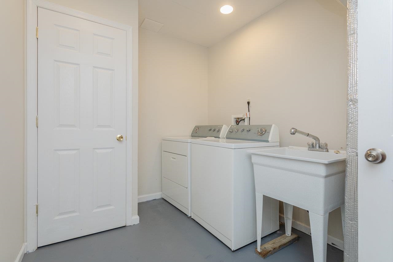390 STONELEIGH DR, HARRISONBURG, Virginia 22801, 3 Bedrooms Bedrooms, ,3 BathroomsBathrooms,Residential,390 STONELEIGH DR,666049 MLS # 666049
