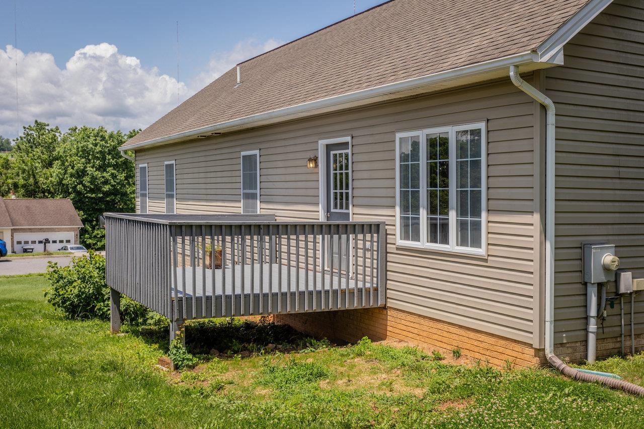390 STONELEIGH DR, HARRISONBURG, Virginia 22801, 3 Bedrooms Bedrooms, ,3 BathroomsBathrooms,Residential,390 STONELEIGH DR,666049 MLS # 666049