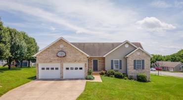 390 STONELEIGH DR, HARRISONBURG, Virginia 22801, 3 Bedrooms Bedrooms, ,3 BathroomsBathrooms,Residential,390 STONELEIGH DR,666049 MLS # 666049