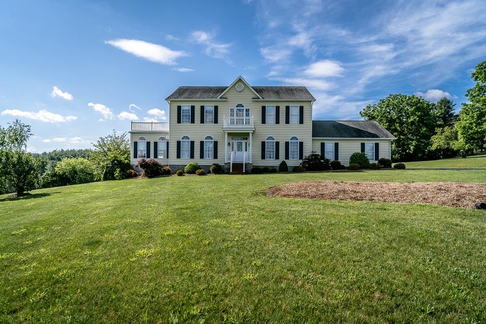 2178 CHURCHVILLE AVE, STAUNTON, Virginia 24401, 3 Bedrooms Bedrooms, ,2 BathroomsBathrooms,Residential,2178 CHURCHVILLE AVE,666051 MLS # 666051