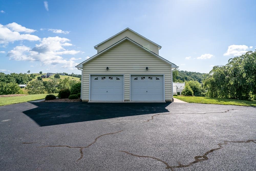 2178 CHURCHVILLE AVE, STAUNTON, Virginia 24401, 3 Bedrooms Bedrooms, ,2 BathroomsBathrooms,Residential,2178 CHURCHVILLE AVE,666051 MLS # 666051