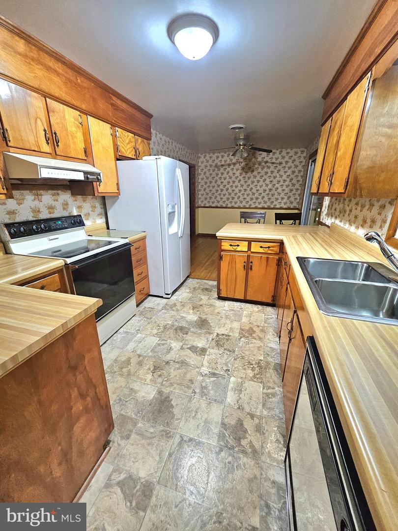 671 FOX DR, WINCHESTER, Virginia 22603, 3 Bedrooms Bedrooms, ,1 BathroomBathrooms,Residential,For sale,671 FOX DR,VAFV2034094 MLS # VAFV2034094