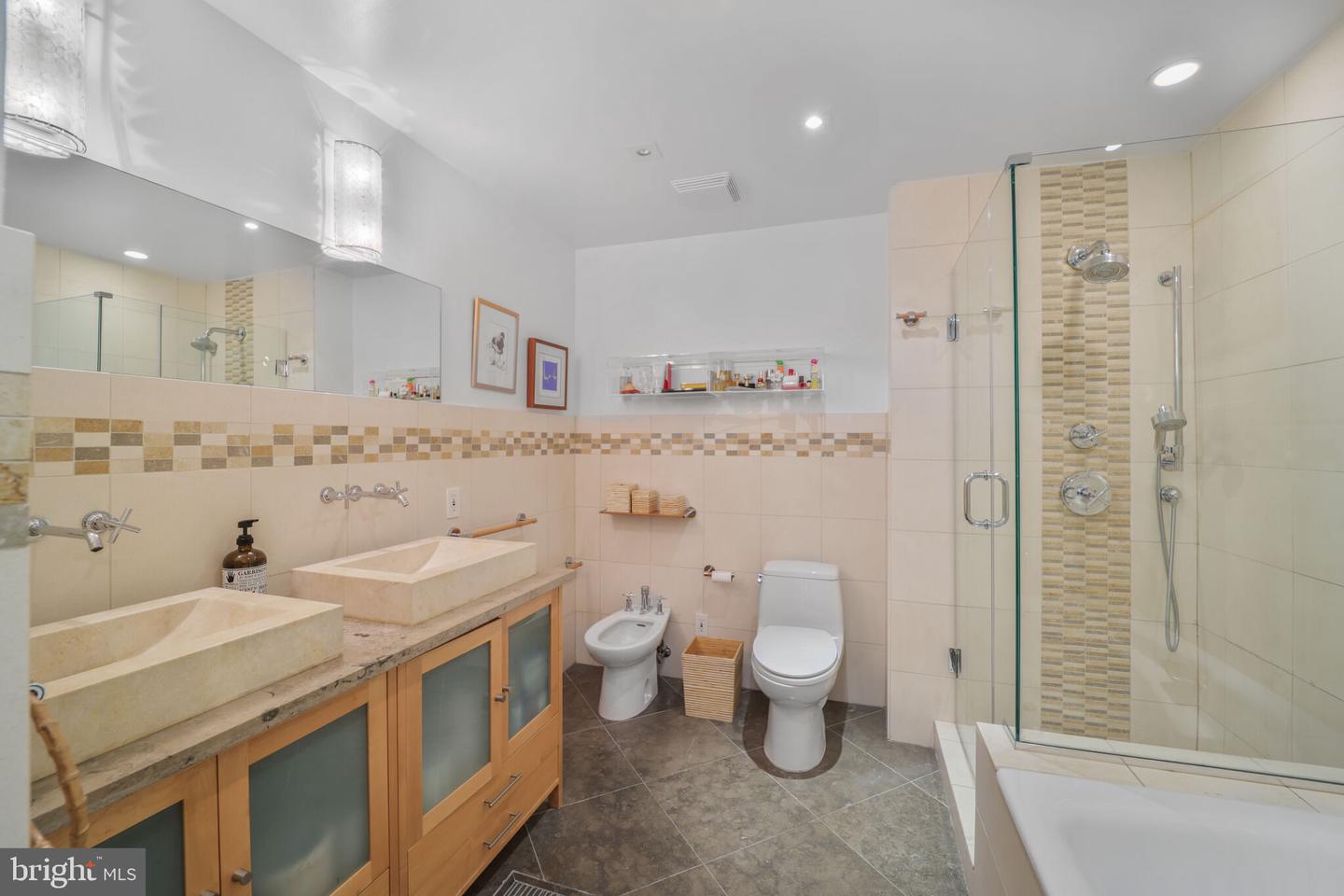 3927 GEORGETOWN CT NW, WASHINGTON, District Of Columbia 20007, 4 Bedrooms Bedrooms, 6 Rooms Rooms,3 BathroomsBathrooms,Residential,For sale,3927 GEORGETOWN CT NW,DCDC2201874 MLS # DCDC2201874