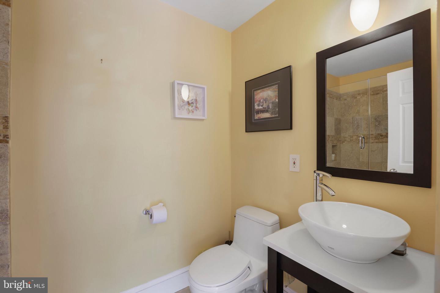3927 GEORGETOWN CT NW, WASHINGTON, District Of Columbia 20007, 4 Bedrooms Bedrooms, 6 Rooms Rooms,3 BathroomsBathrooms,Residential,For sale,3927 GEORGETOWN CT NW,DCDC2201874 MLS # DCDC2201874