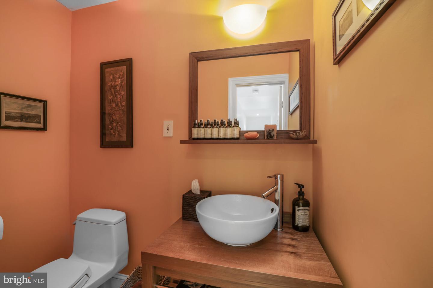 3927 GEORGETOWN CT NW, WASHINGTON, District Of Columbia 20007, 4 Bedrooms Bedrooms, 6 Rooms Rooms,3 BathroomsBathrooms,Residential,For sale,3927 GEORGETOWN CT NW,DCDC2201874 MLS # DCDC2201874