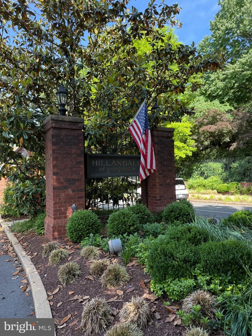 3927 GEORGETOWN CT NW, WASHINGTON, District Of Columbia 20007, 4 Bedrooms Bedrooms, 6 Rooms Rooms,3 BathroomsBathrooms,Residential,For sale,3927 GEORGETOWN CT NW,DCDC2201874 MLS # DCDC2201874