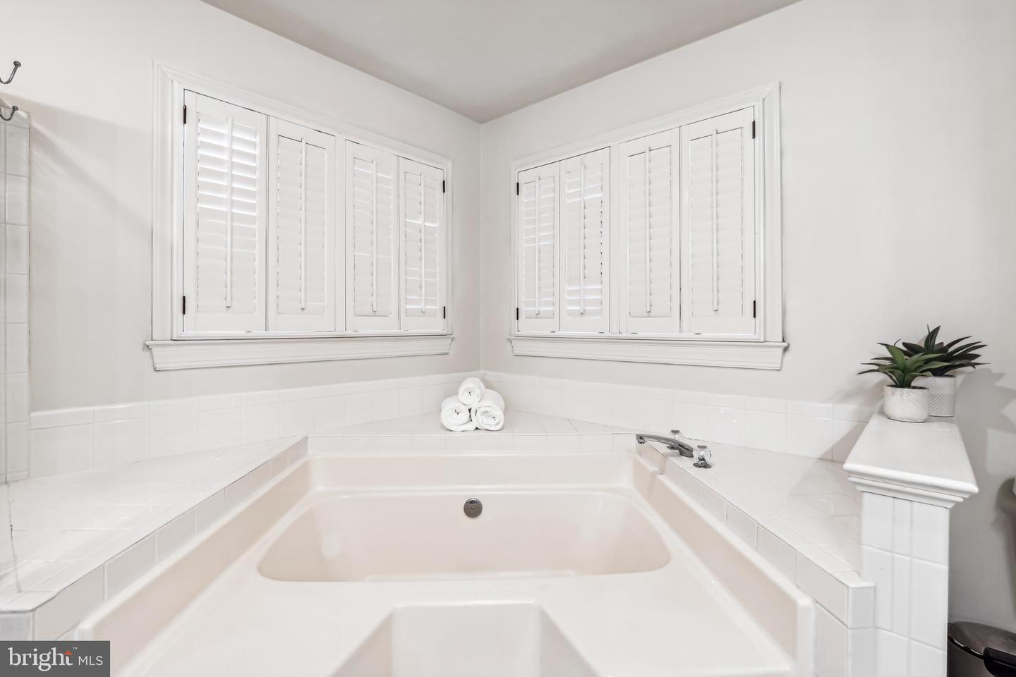 11400 TOWERING OAK WAY, RESTON, Virginia 20194, 7 Bedrooms Bedrooms, ,4 BathroomsBathrooms,Residential,For sale,11400 TOWERING OAK WAY,VAFX2245328 MLS # VAFX2245328