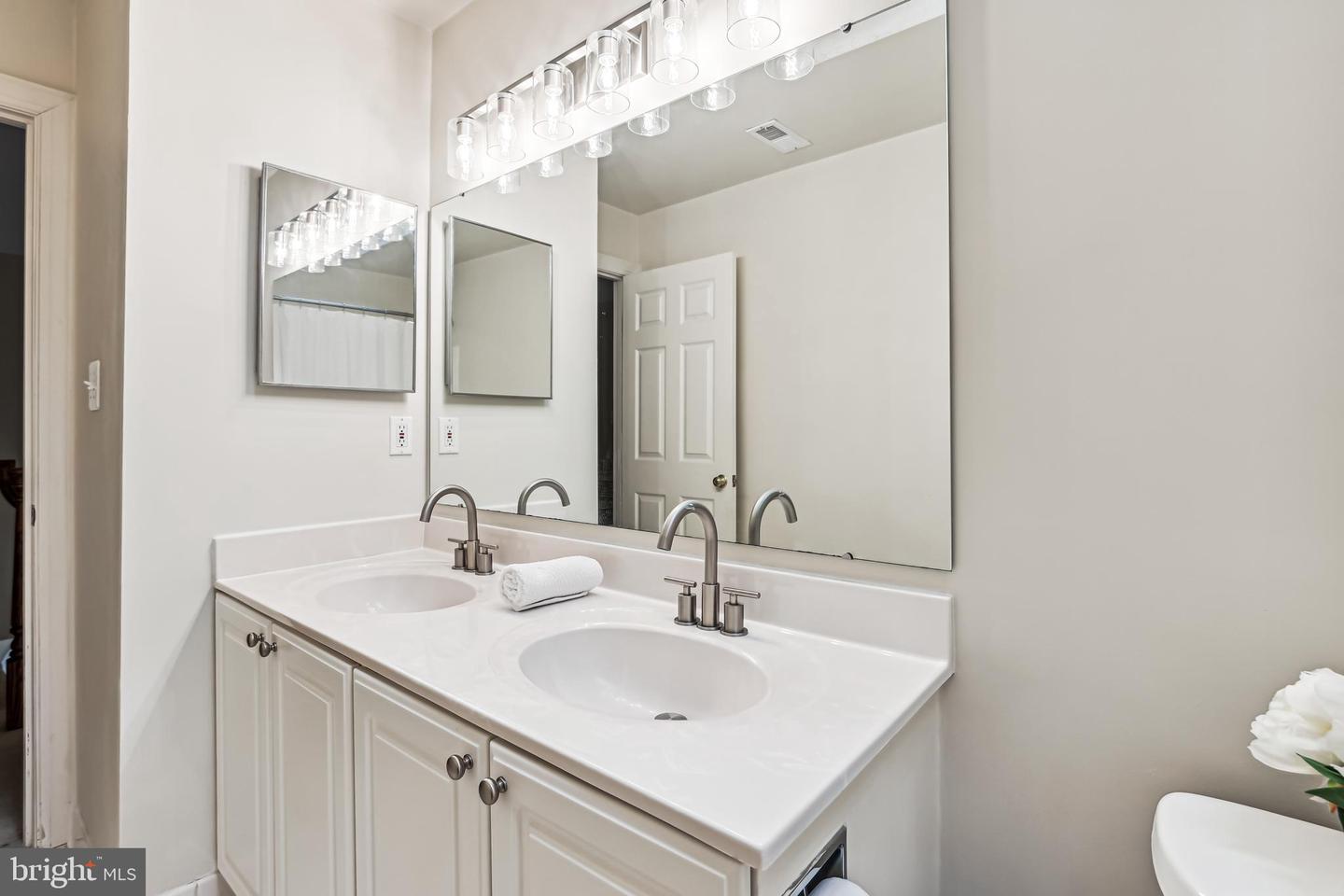 11400 TOWERING OAK WAY, RESTON, Virginia 20194, 7 Bedrooms Bedrooms, ,4 BathroomsBathrooms,Residential,For sale,11400 TOWERING OAK WAY,VAFX2245328 MLS # VAFX2245328