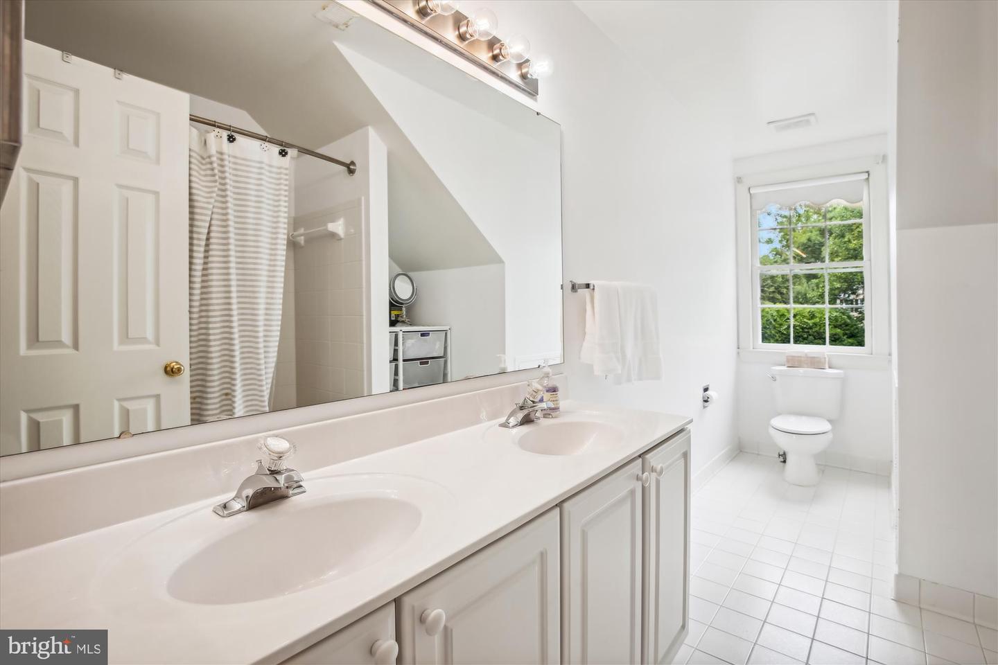 11400 TOWERING OAK WAY, RESTON, Virginia 20194, 7 Bedrooms Bedrooms, ,4 BathroomsBathrooms,Residential,For sale,11400 TOWERING OAK WAY,VAFX2245328 MLS # VAFX2245328