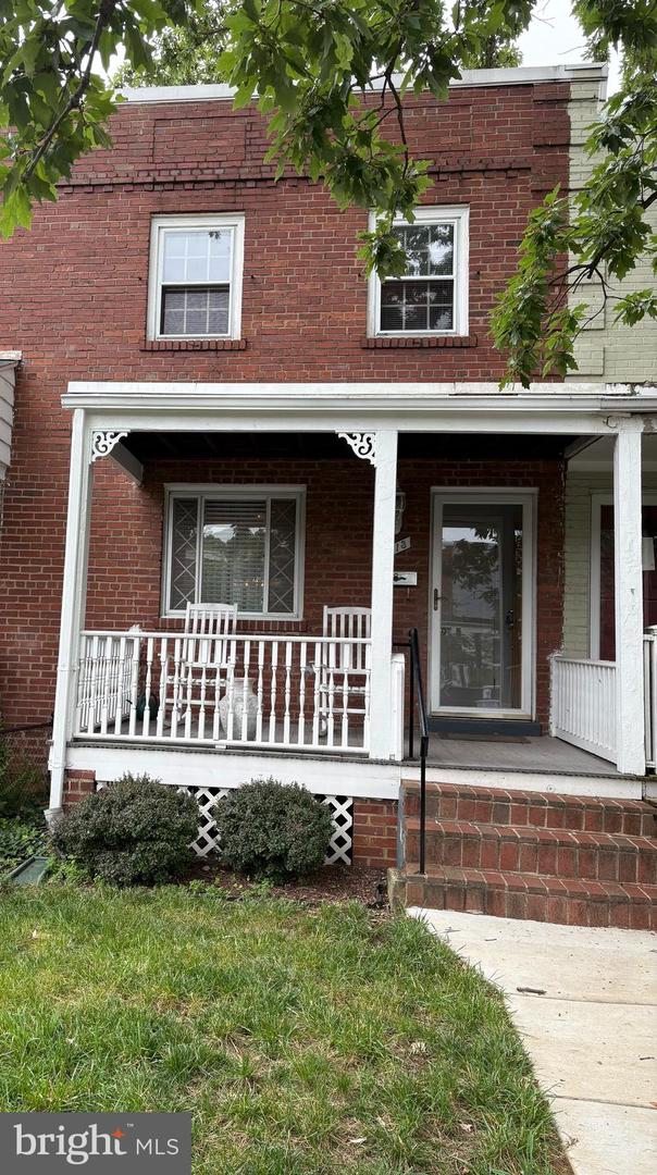 3013 MANNING ST, ALEXANDRIA, Virginia 22305, 2 Bedrooms Bedrooms, ,1 BathroomBathrooms,Residential,For sale,3013 MANNING ST,VAAX2046606 MLS # VAAX2046606