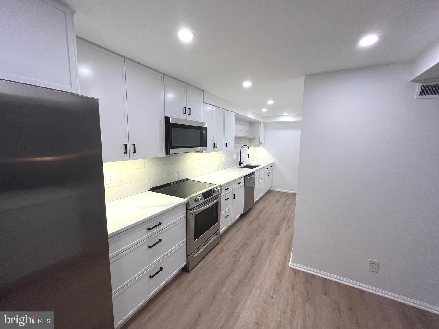 7720 TREMAYNE PL #107, MCLEAN, Virginia 22102, 2 Bedrooms Bedrooms, ,2 BathroomsBathrooms,Residential,For sale,7720 TREMAYNE PL #107,VAFX2249096 MLS # VAFX2249096