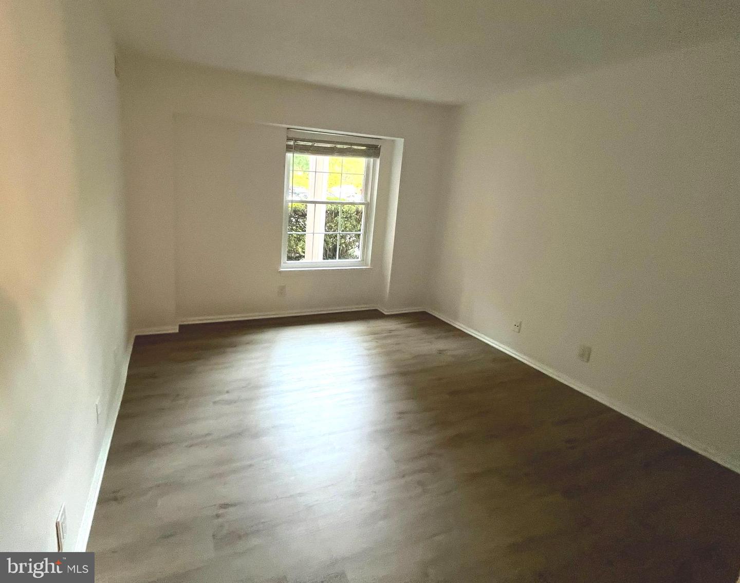 7720 TREMAYNE PL #107, MCLEAN, Virginia 22102, 2 Bedrooms Bedrooms, ,2 BathroomsBathrooms,Residential,For sale,7720 TREMAYNE PL #107,VAFX2249096 MLS # VAFX2249096