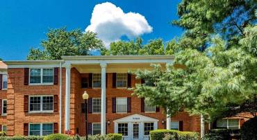 7720 TREMAYNE PL #107, MCLEAN, Virginia 22102, 2 Bedrooms Bedrooms, ,2 BathroomsBathrooms,Residential,For sale,7720 TREMAYNE PL #107,VAFX2249096 MLS # VAFX2249096