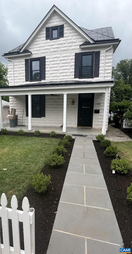 1108 EAST JEFFERSON ST, CHARLOTTESVILLE, Virginia 22901, 3 Bedrooms Bedrooms, ,3 BathroomsBathrooms,Residential,For sale,1108 EAST JEFFERSON ST,666024 MLS # 666024