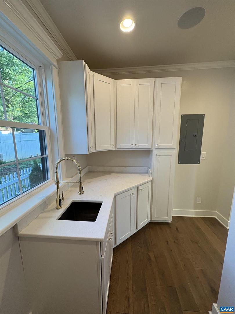 1108 EAST JEFFERSON ST, CHARLOTTESVILLE, Virginia 22901, 3 Bedrooms Bedrooms, ,3 BathroomsBathrooms,Residential,For sale,1108 EAST JEFFERSON ST,666024 MLS # 666024