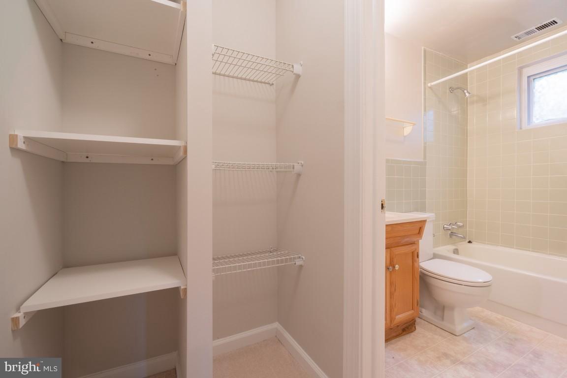 618 19TH ST S, ARLINGTON, Virginia 22202, 5 Bedrooms Bedrooms, 15 Rooms Rooms,3 BathroomsBathrooms,Residential,For sale,618 19TH ST S,VAAR2059772 MLS # VAAR2059772