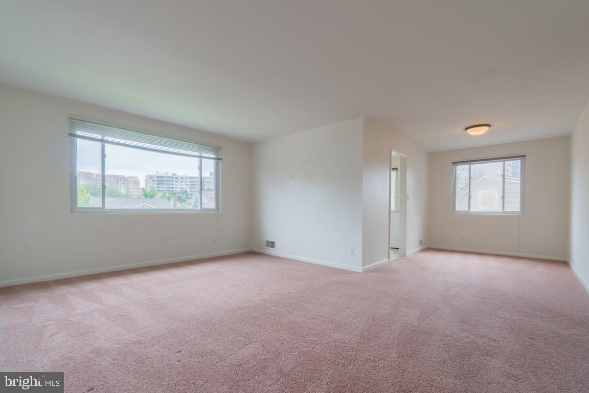618 19TH ST S, ARLINGTON, Virginia 22202, 5 Bedrooms Bedrooms, 15 Rooms Rooms,3 BathroomsBathrooms,Residential,For sale,618 19TH ST S,VAAR2059772 MLS # VAAR2059772