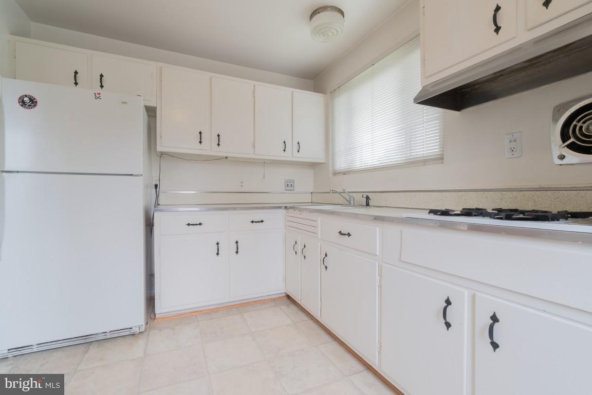 618 19TH ST S, ARLINGTON, Virginia 22202, 5 Bedrooms Bedrooms, 15 Rooms Rooms,3 BathroomsBathrooms,Residential,For sale,618 19TH ST S,VAAR2059772 MLS # VAAR2059772