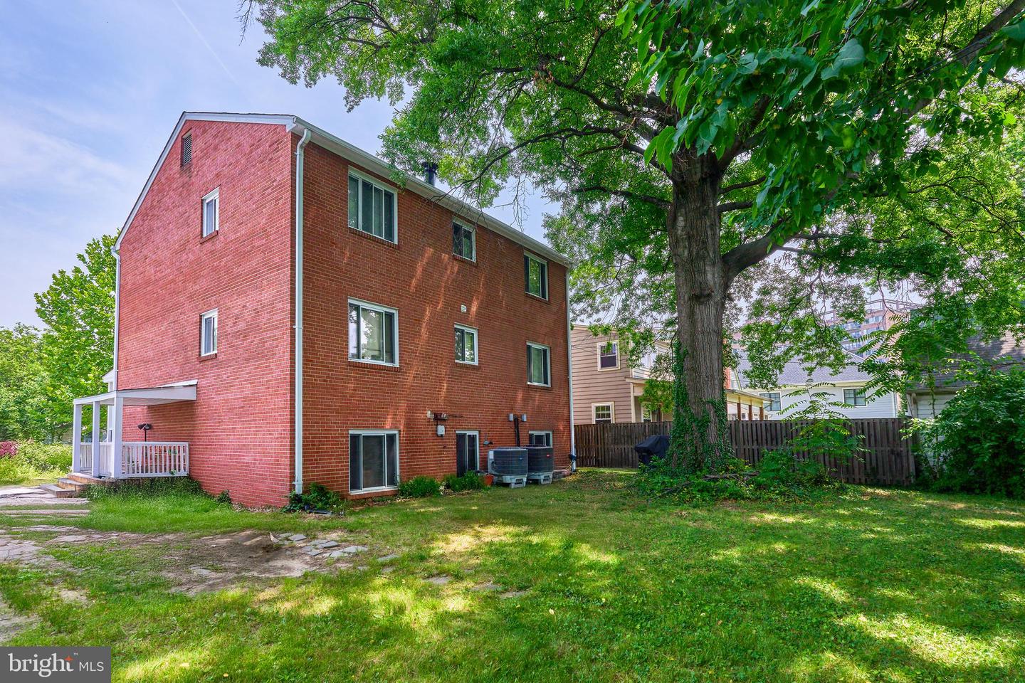 618 19TH ST S, ARLINGTON, Virginia 22202, 5 Bedrooms Bedrooms, 15 Rooms Rooms,3 BathroomsBathrooms,Residential,For sale,618 19TH ST S,VAAR2059772 MLS # VAAR2059772