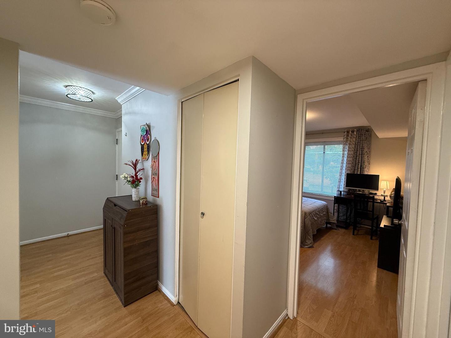 9711 KINGS CROWN CT #101, FAIRFAX, Virginia 22031, 2 Bedrooms Bedrooms, ,2 BathroomsBathrooms,Residential,For sale,9711 KINGS CROWN CT #101,VAFX2250108 MLS # VAFX2250108