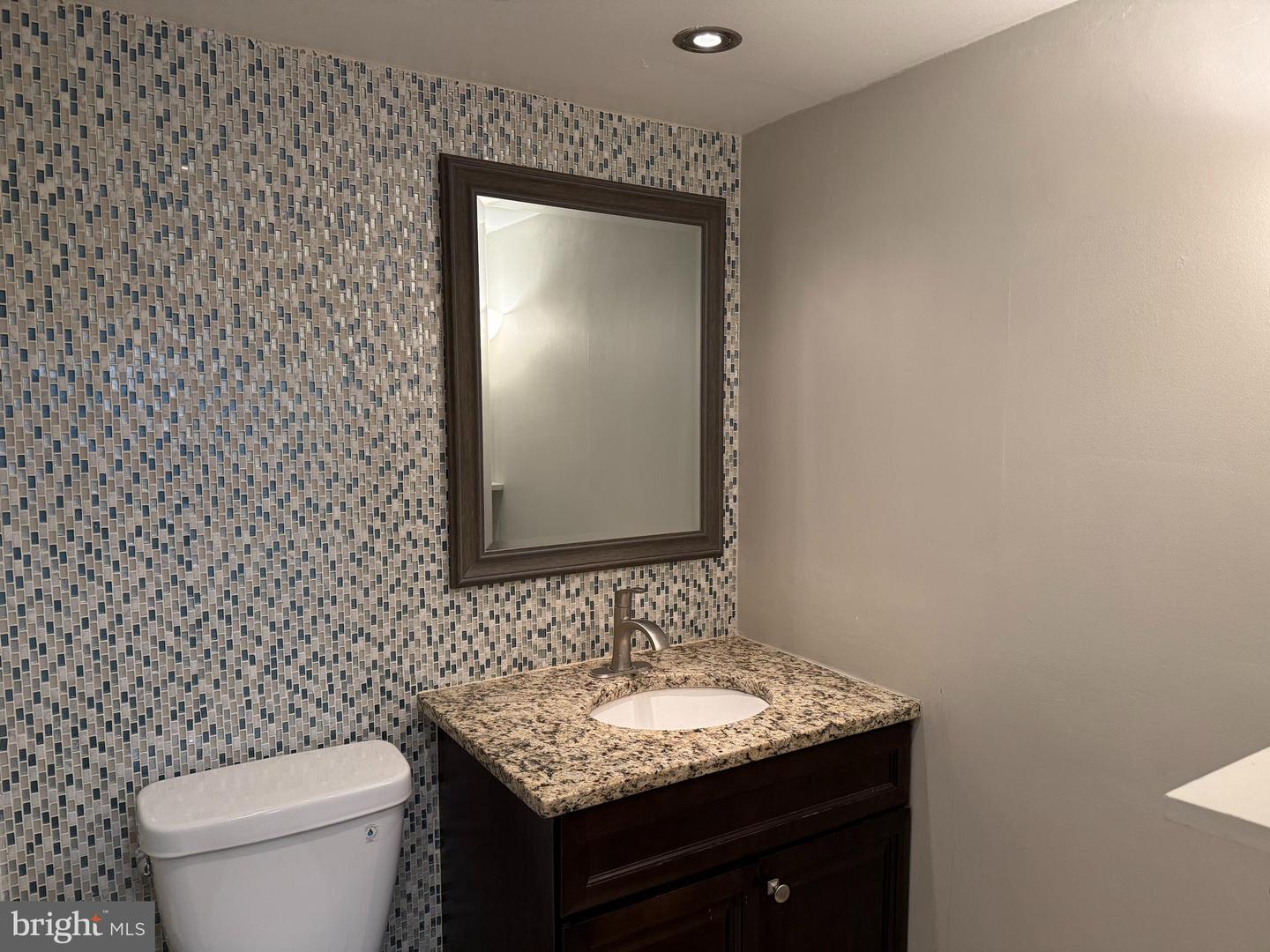 9711 KINGS CROWN CT #101, FAIRFAX, Virginia 22031, 2 Bedrooms Bedrooms, ,2 BathroomsBathrooms,Residential,For sale,9711 KINGS CROWN CT #101,VAFX2250108 MLS # VAFX2250108