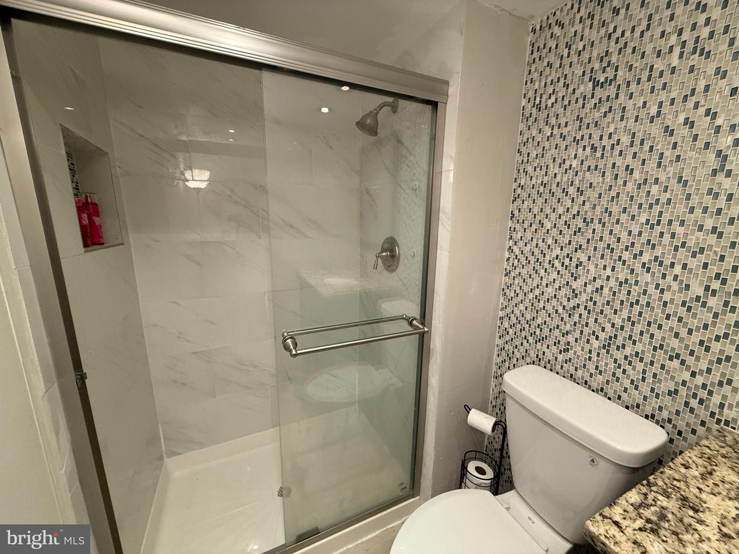 9711 KINGS CROWN CT #101, FAIRFAX, Virginia 22031, 2 Bedrooms Bedrooms, ,2 BathroomsBathrooms,Residential,For sale,9711 KINGS CROWN CT #101,VAFX2250108 MLS # VAFX2250108