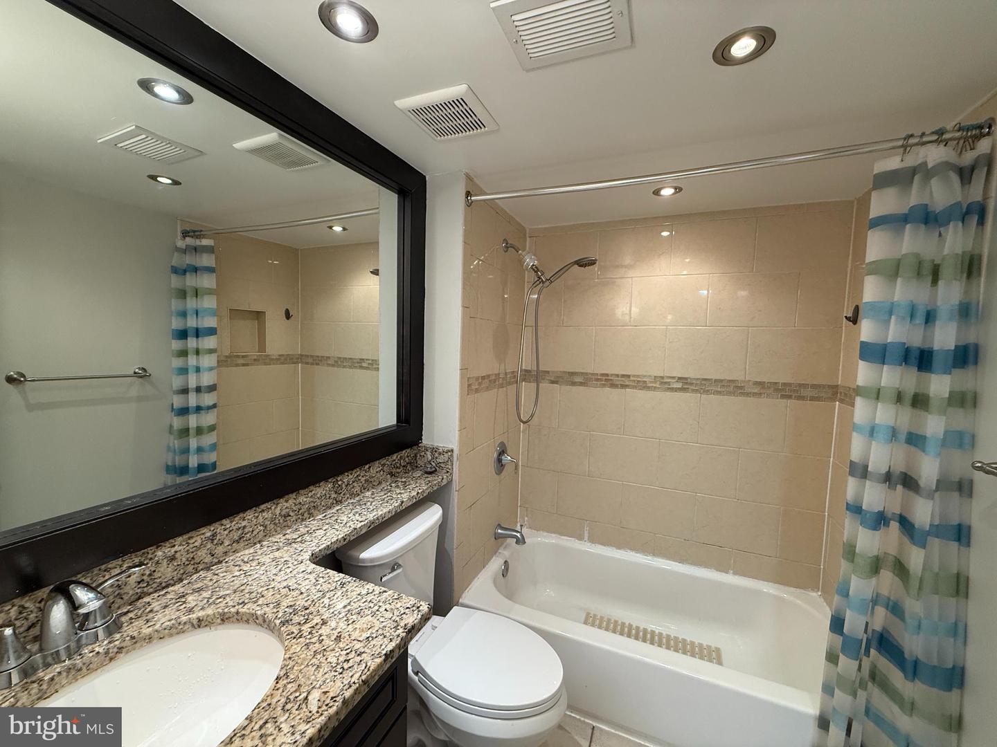 9711 KINGS CROWN CT #101, FAIRFAX, Virginia 22031, 2 Bedrooms Bedrooms, ,2 BathroomsBathrooms,Residential,For sale,9711 KINGS CROWN CT #101,VAFX2250108 MLS # VAFX2250108