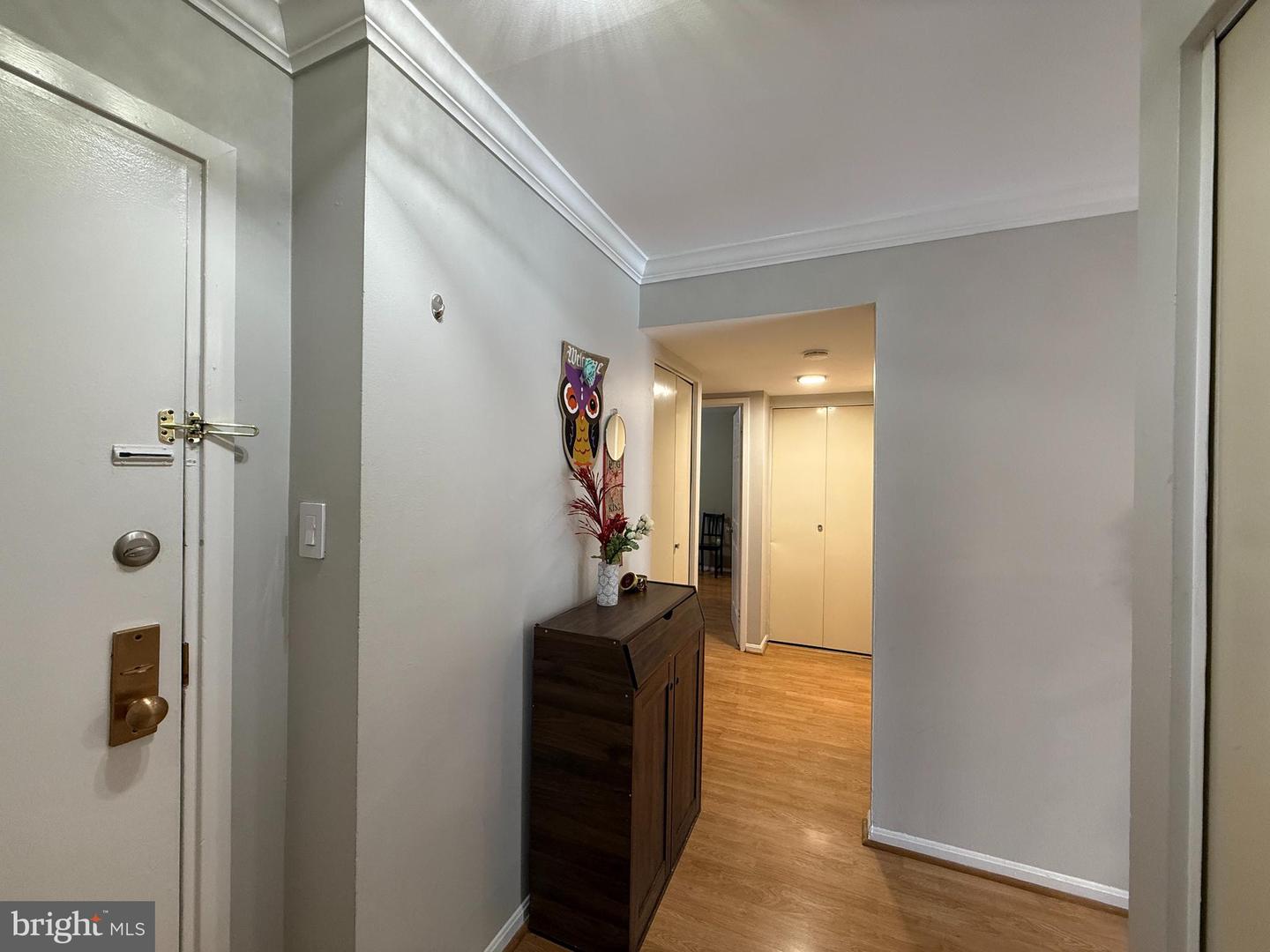 9711 KINGS CROWN CT #101, FAIRFAX, Virginia 22031, 2 Bedrooms Bedrooms, ,2 BathroomsBathrooms,Residential,For sale,9711 KINGS CROWN CT #101,VAFX2250108 MLS # VAFX2250108